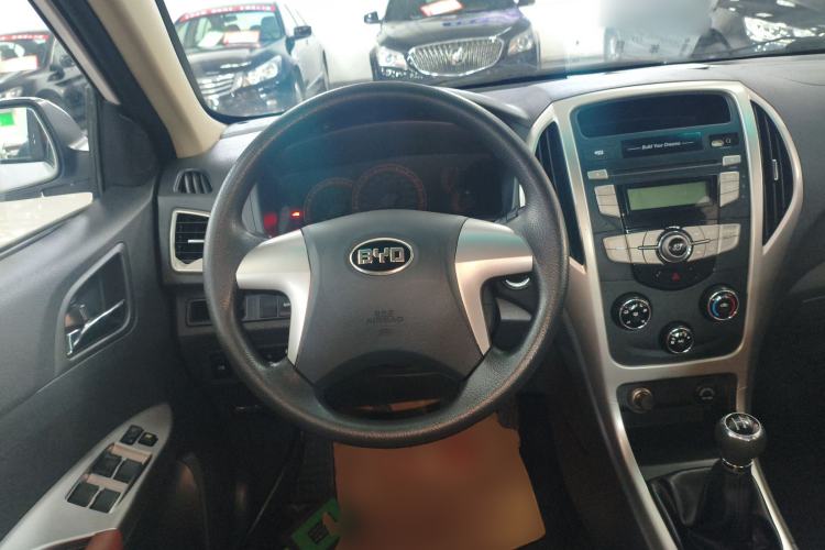 Used BYD F3 2015 Energy-Saving Edition 1.5L Manual Luxury Model Steering Wheel