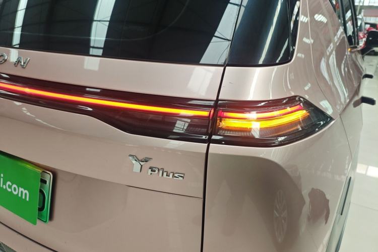 Used AION Y 2022 Plus 70 Smart Edition Right Rear Taillight