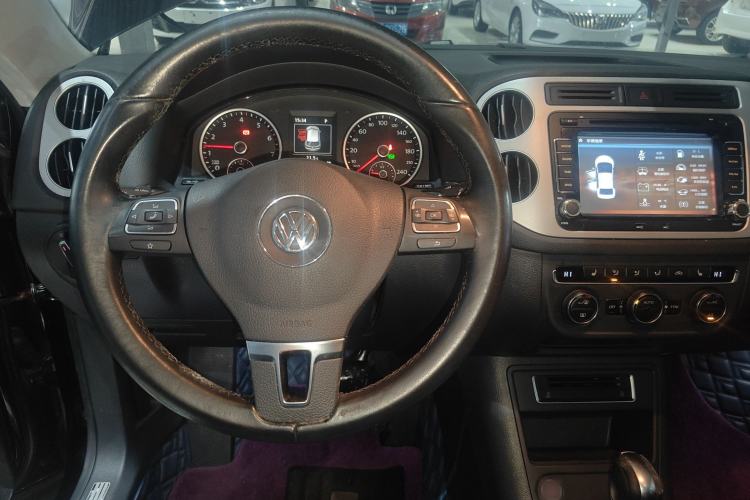 Used Volkswagen Tiguan 2015 1.8TSI Automatic Two-Wheel Drive Luxury Model Steering Wheel