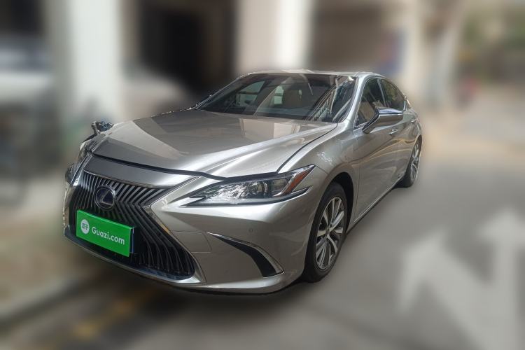 Used Lexus ES 2020 300h Premier Edition