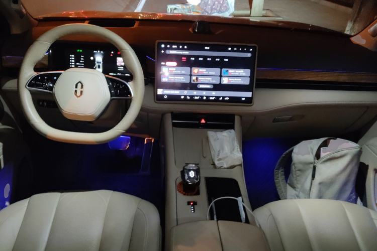 Used Hima AITO M7 2024 1.5T Intelligent Driving 4WD Max Edition 5 Seats Center Console