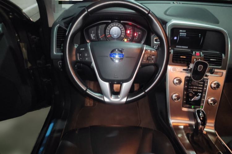 Used Volvo XC60 2017 T5 AWD Smart Upgrade Model