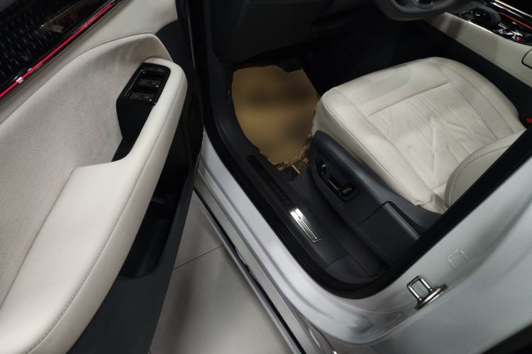 Used Zeekr 009 2024 Six-Seat Executive Version 4WD 108 kWh
