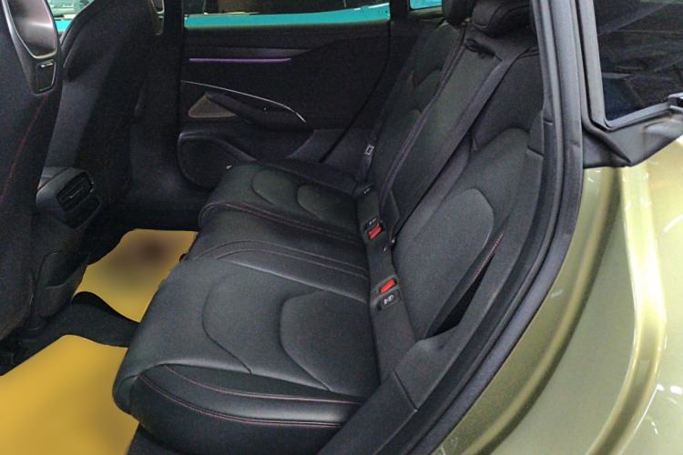 Used Xiaomi Auto SU7 2024 Four-Wheel Drive Ultra-Long Range Advanced Intelligent Driving Max Edition Left Rear Seat