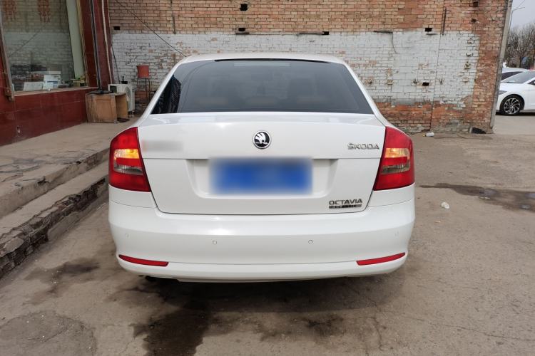Used Skoda Octavia 2015 Classic Model 1.6L Automatic Yijie Version
