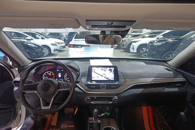 Used Nissan Teana 2021 2.0L XL Comfort Edition Center Console