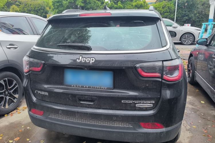 Used Jeep Compass 2017 200T Automatic Family Edition
