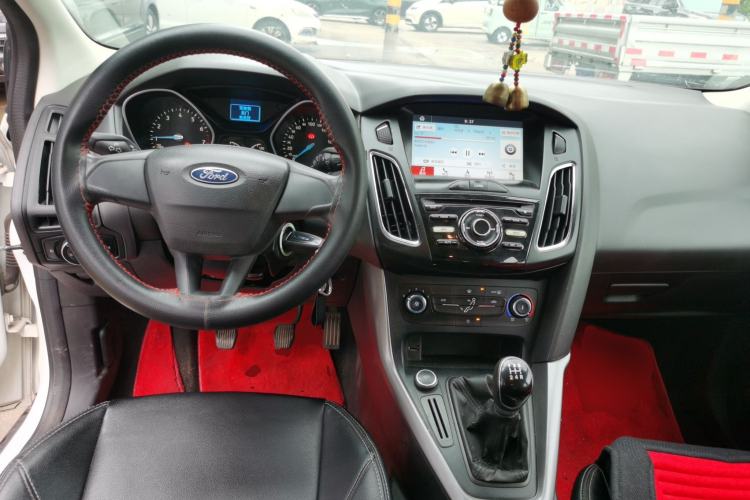 Used Ford Focus 2017 Hatchback 1.6L Manual Comfort Plus SmartDrive Edition
