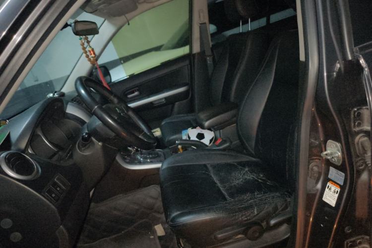 Used Suzuki Grand Vitara 2011 2.4 AT JLX-EL 5-Door Limited Edition Left Front Seat