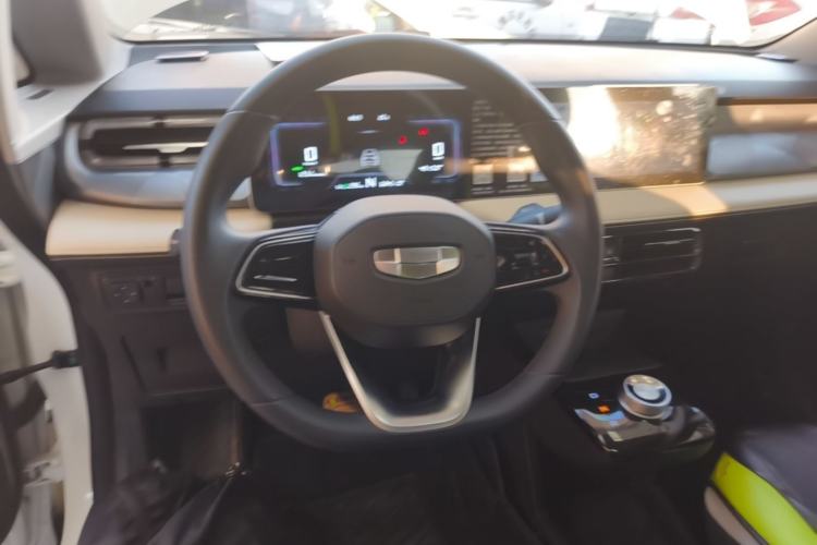 Used Geometry E Firefly 2024 301km Flowing Light