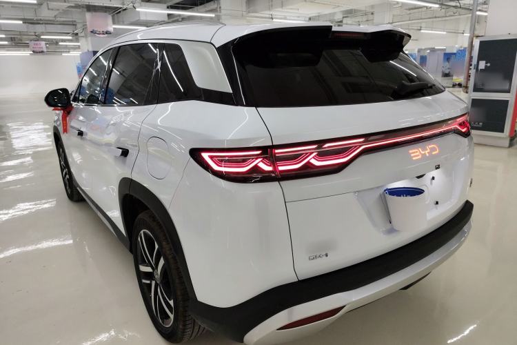 Used BYD Song L DM-i 2024 112 km Beyond Edition Rear Left 45 Deg