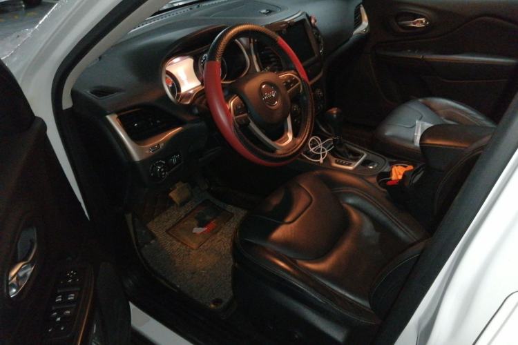 Used Jeep Cherokee 2016 2.4L Leading Smart Version