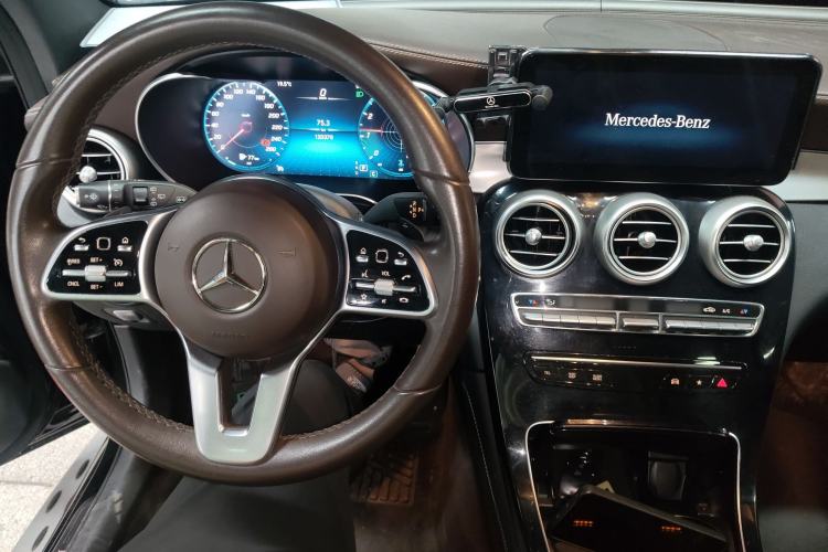 Used Mercedes-Benz GLC 2020 Facelifted GLC 260 L 4MATIC Dynamic Edition Center Console