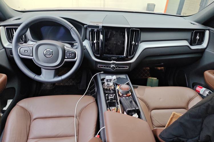 Used Volvo XC60 2025 B5 4x4 Smart Luxury Edition