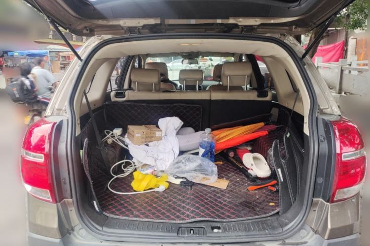 Used Chevrolet Captiva 2015 2.4L 4x4 Flagship Edition 7-Seater
