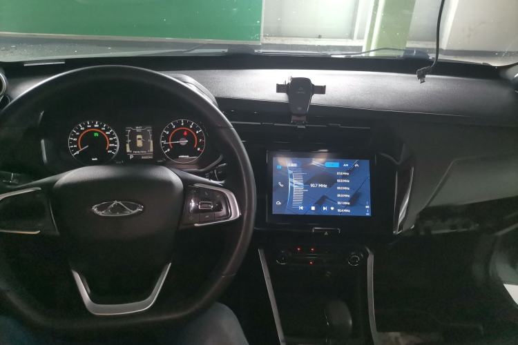 Used Chery Tiggo 3X 2021 Diamond Edition 1.5L CVT 3-Carat II Model Center Console