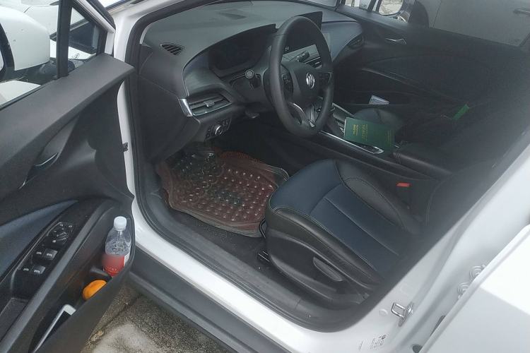 Used Buick Velite 6 2023 Revised Version 430 km Range – Commuter Edition Driver Seat