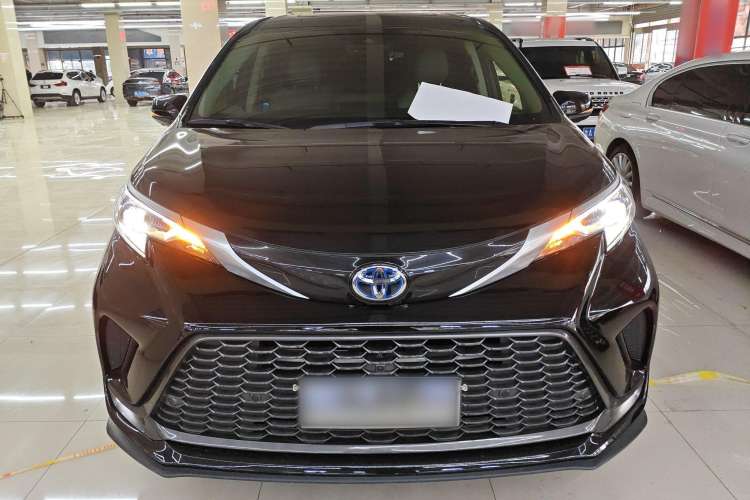 Used Toyota Granvia 2022 2.5L Hybrid Premium Edition