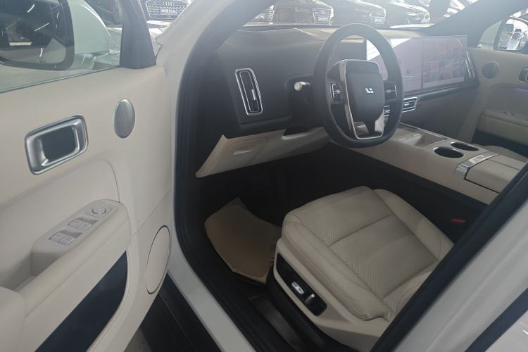 Used Li Auto L7 2023 Pro Model
