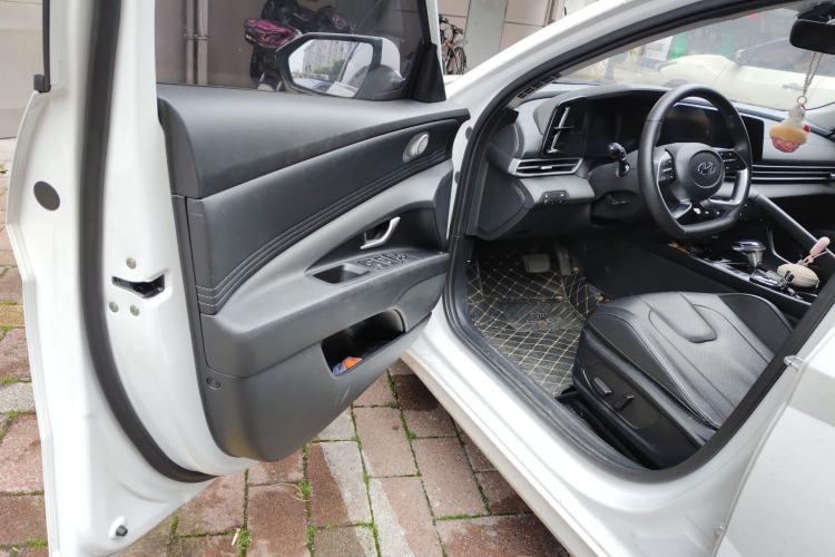 Used Hyundai Elantra 2022 1.5L CVT LUX Prestige Edition
