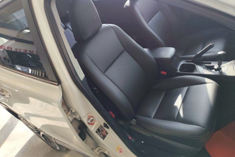 Used Toyota RAV4 2016 2.0L CVT Two-Wheel Drive Comfort Edition China V Standard