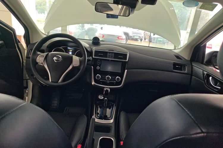 Used Nissan Tiida 2016 1.6L CVT Smart Drive Edition Center Console