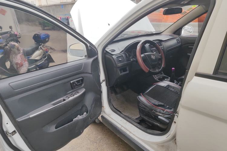 Used Dongfeng Fengon 330 2014 1.5L Manual Standard Edition DK15-02 Driver Seat