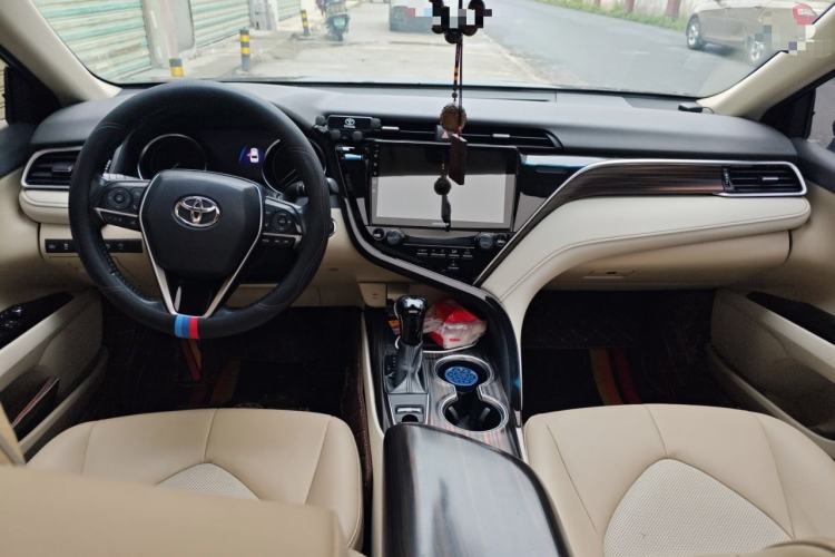 Used Toyota Camry 2018 2.0G Luxury Edition
