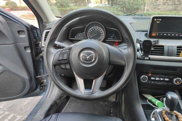 Used Mazda Mazda 3 Axela 2016 Sedan 1.5L Automatic Luxury Model