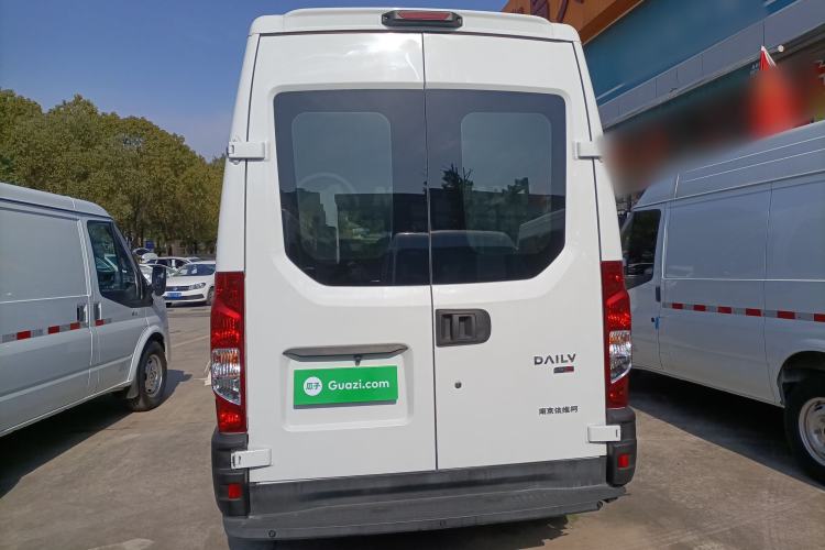 Used Iveco Eurocargo 2021 2.0T Manual Super-Rui Short Wheelbase High-Roof Side-Sliding Door F1A
