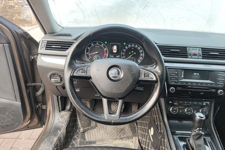 Used Skoda Superb 2016 TSI330 DSG Innovation Edition
