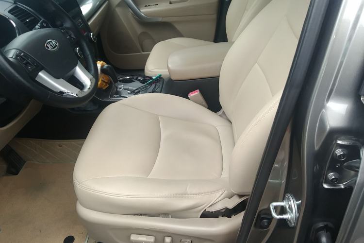 Used Kia Sorento 2010 2.2T Diesel Luxury Edition Left Front Seat