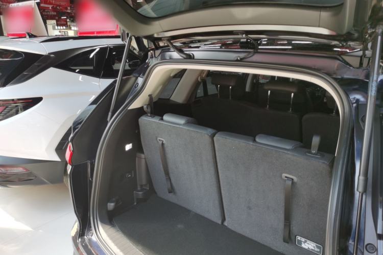 Used Honda Breeze 2023 240TURBO Two-Wheel-Drive Luxury PRO 7-Seater Trunk