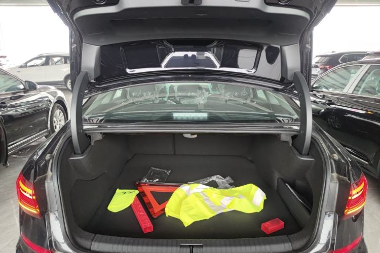 Used Volkswagen Passat New Energy 2025 430 PHEV Hybrid Business Edition Trunk