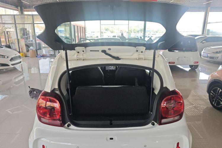 Used Roewe Clever 2021 302 km New Four-Seater Super-Efficient Version