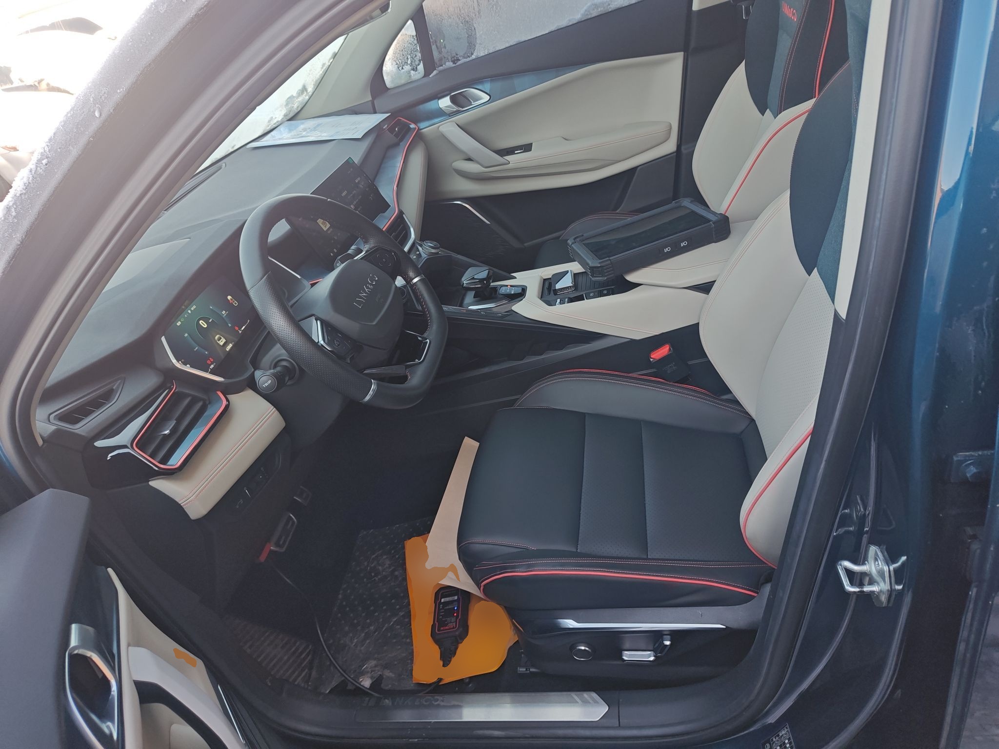 Переднее сиденье в автомобиле