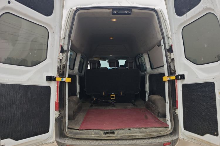 Used Ford Transit 2019 2.0T Diesel Multi-Purpose Commercial Vehicle Mid-Drive Mid-Roof 6-Seater China VI Standard
