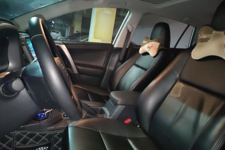 Used Toyota RAV4 2016 2.0L CVT Two-Wheel Drive Fashion Edition China V Standard