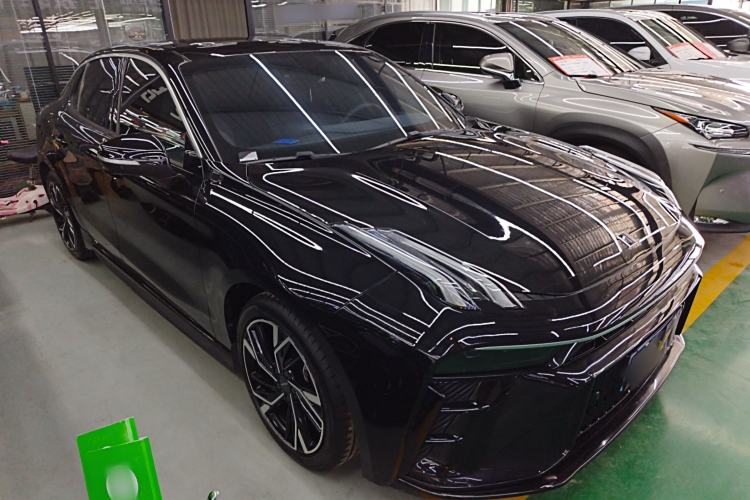 Used Lynk & Co 03 2023 1.5TD DCT JingPlus Front Right 45 Deg