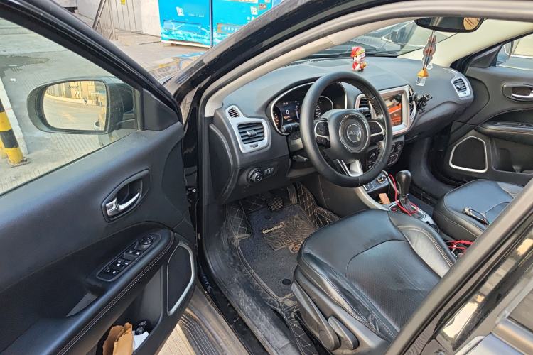 Used Jeep Compass 2017 200T Automatic Family Edition
