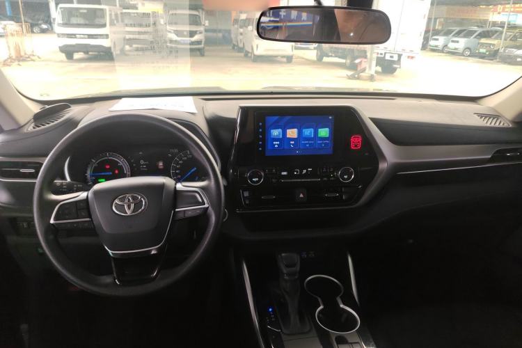 Used Toyota Highlander 2022 Dual-Engine 2.5L Two-Wheel Drive Elite Edition 7-Seater Center Console