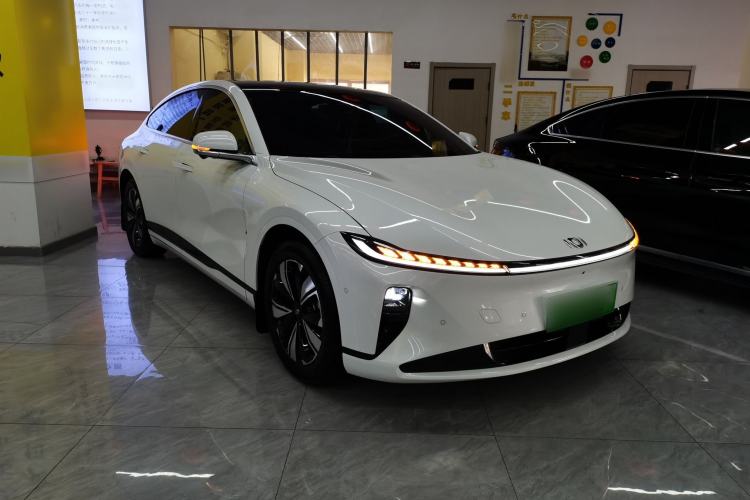 Used CHANGAN NEVO A07 2025 All-Electric "Real Bargain" 525 Luxury Model Front Right 45 Deg