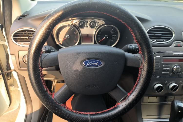 Used Ford Focus 2013 Hatchback Classic 1.8L Automatic Base Model
