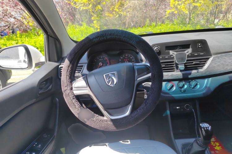 Used Baojun 310 2016 1.2L manual Comfort trim level Steering Wheel