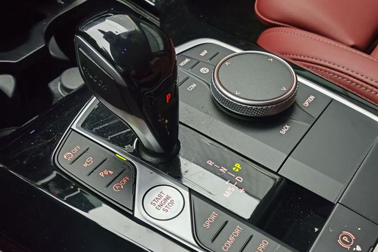 Used BMW X3 2022 Second Facelift xDrive30i Leading Edition M Night Sky Package Interior 9