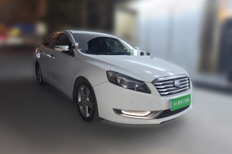 Used Bestune B70 2014 2.0L automatic luxury version Front Right 45 Deg