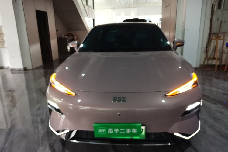 Used Geely Galaxy E8 2024 665 km Range Rear-Drive Starship Intelligent Driving Version
