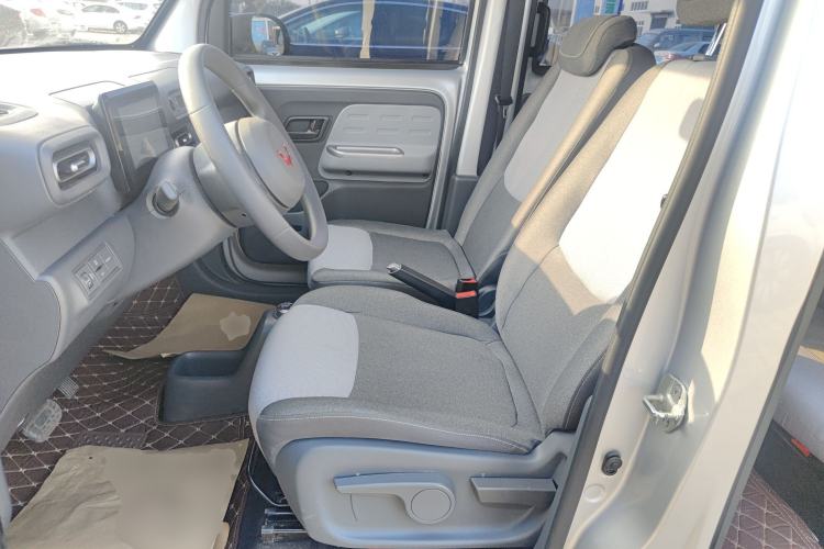 Used Wuling Zhiguang New Energy 2025 Model 305km Ambitious Edition
