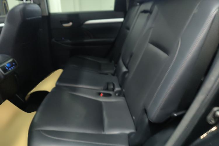 Used Toyota Highlander 2018 2.0T Four-Wheel Drive Luxury Edition 7 Seats China V Emission Standard
