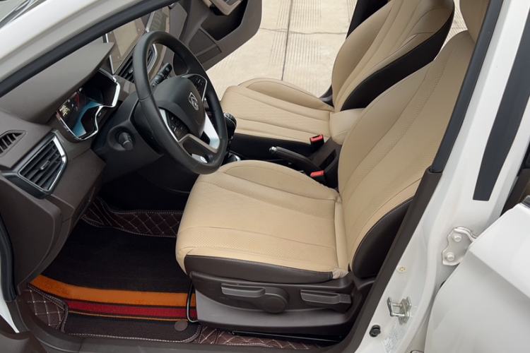 Used Baojun 310W 2017 1.5L Manual Fashion Model China V